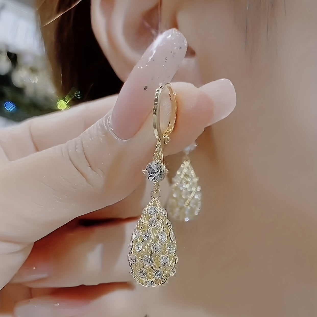 Golden Rhinestone Water Drop Dangle Earrings Elegant Light Luxury Ear Jewelry